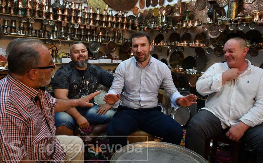 Ministar Adnan Delić posjetio kazandžije na Baščaršiji